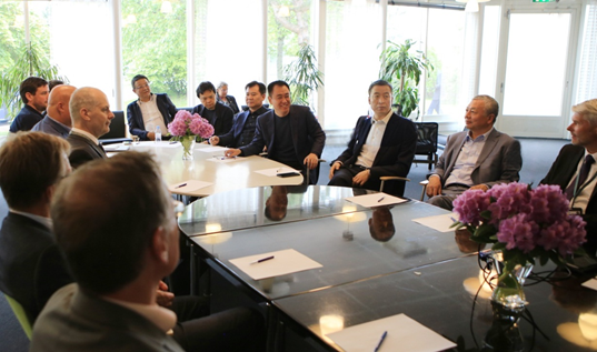 許家印張近東張松橋視察恒大NEVS瑞典總部 點贊頂尖新能源造車技術