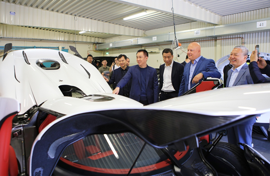許家印張近東張松橋視察恒大NEVS瑞典總部 點贊頂尖新能源造車技術