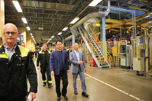 許家印張近東張松橋視察恒大NEVS瑞典總部 點贊頂尖新能源造車技術