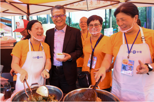 香港8月訪港旅客急跌近四成引發思考  陳茂波：放下分歧 &nbsp; 共謀出路