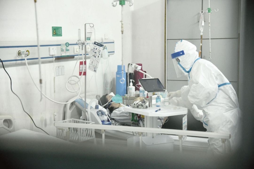 疫區日記：從醫護到患者，我的生死自救丨特別報道