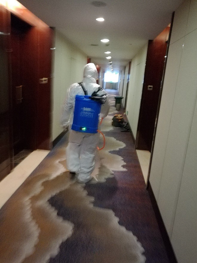 對賓館内進行消毒