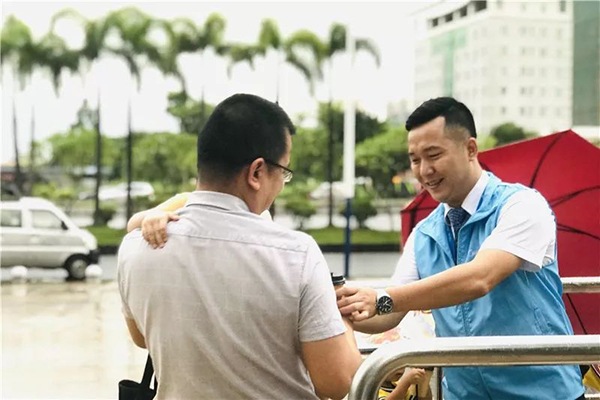 美的物業拿出2.5%的物業費關愛