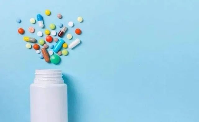 官僚主義害死美國人！