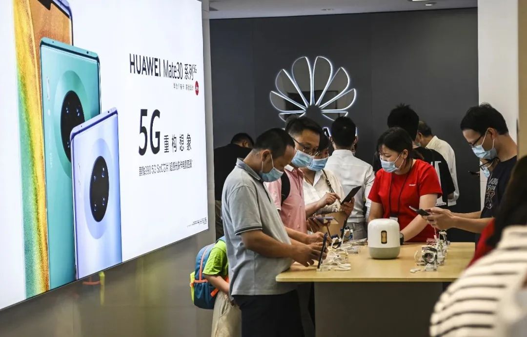 華為守孤城，競對大反撲