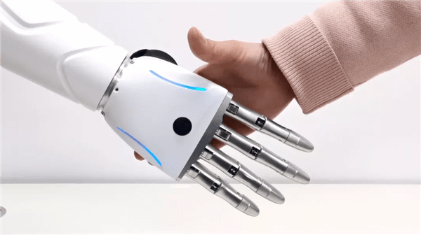 給綿羊裝上仿生眼，仿身人，更近一步