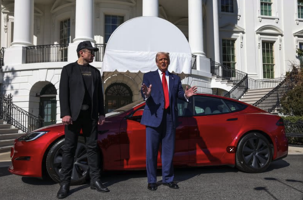 特朗普稱贊特斯拉並購入一輛紅色的Model S,否認當前經濟面臨衰退風險