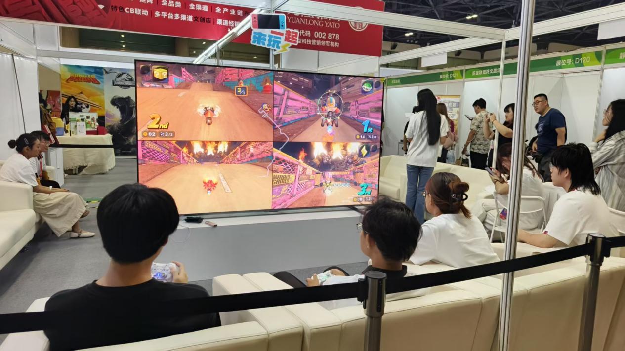 B站谷子牆、Switch2隨便玩……我在好博會二次元區逛成「倉鼠囤貨狂」