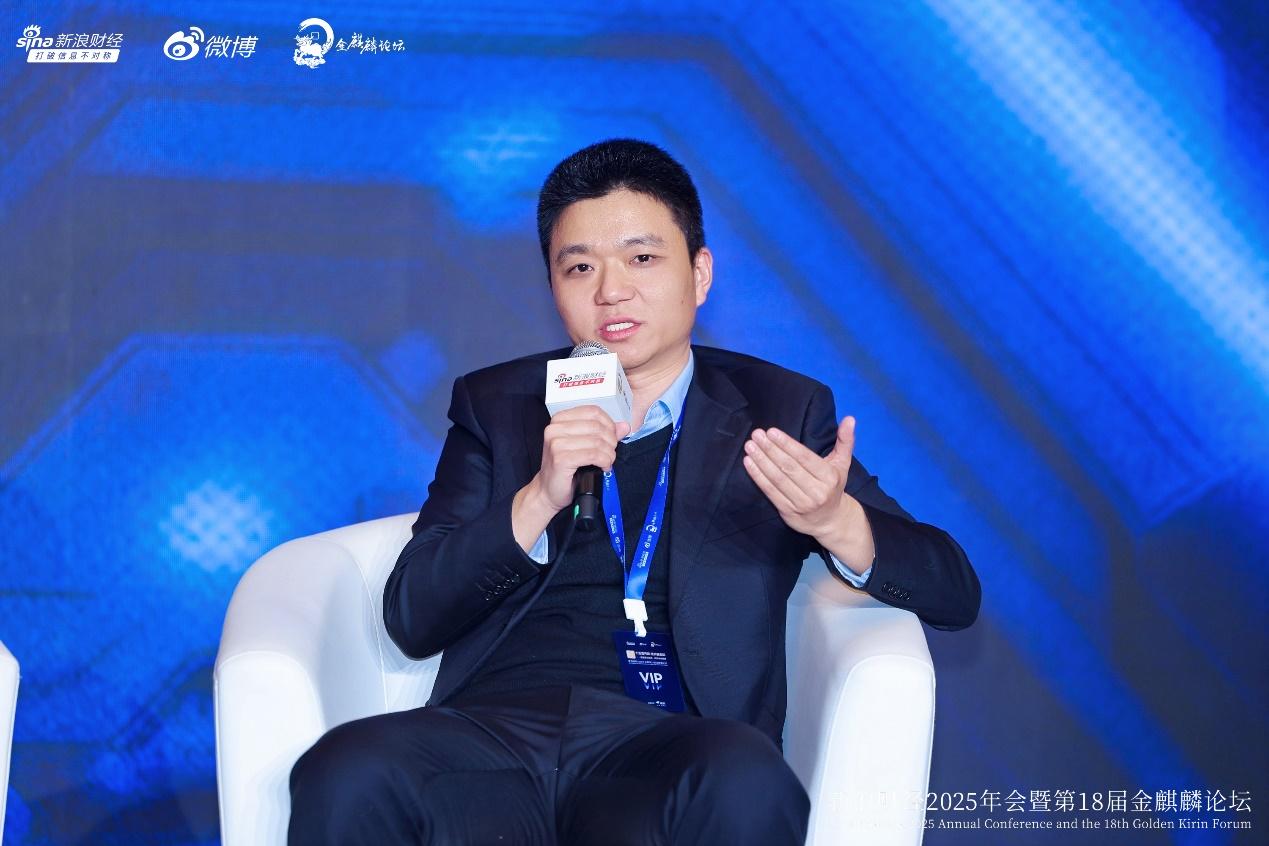 「有短板！」91歲網紅院士給AI「潑冷水」，人類仍有優勢？| 2025科技風雲榜