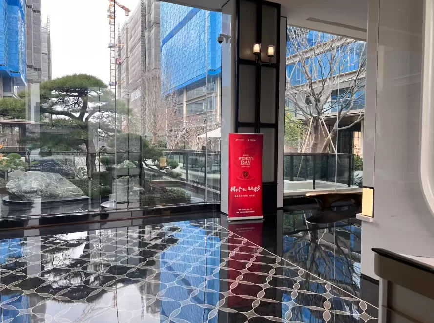 閱盡千帆，絲蘊東方，覽富財經&萬事利女神節活動在甬圓滿舉行