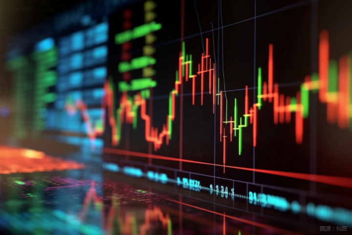 8月19日，港股三大指數集體上漲。截至收盤，恒生指數漲0.8%，國企指數漲1.04%，恒生科技指數漲1.68%。