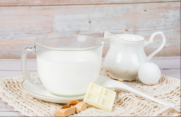 消費板塊持續受追捧，乳業概念股集體上漲！